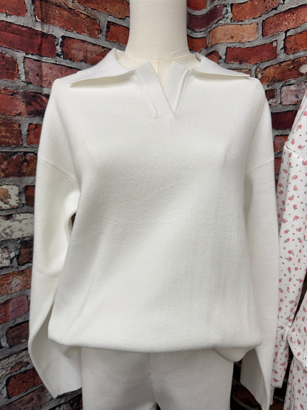 V-neck Lounge Set