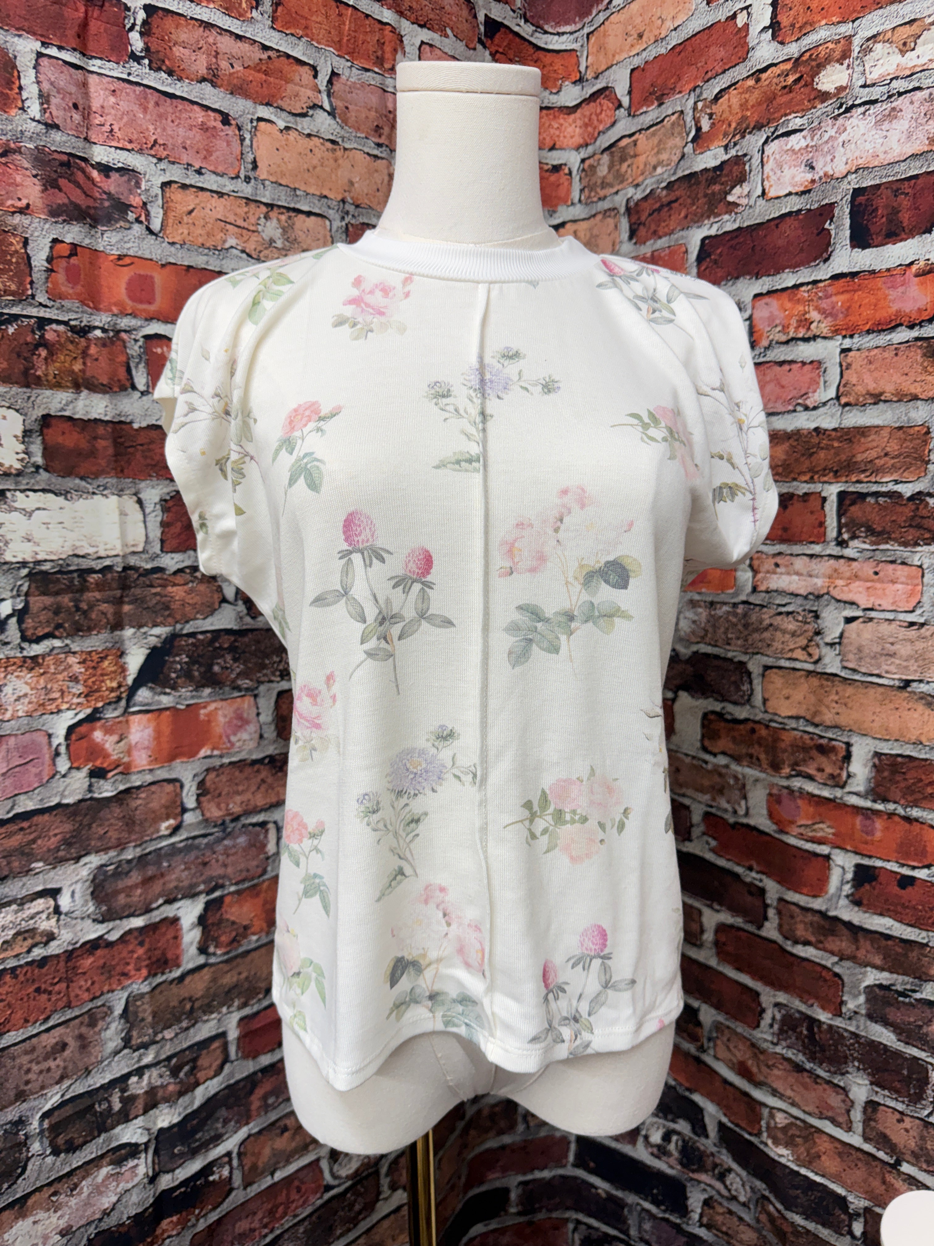 Floral Textured Sleeveless Top